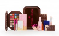 I Heart Revolution - Chocolate Vault Tin - Gift set for eye and face makeup