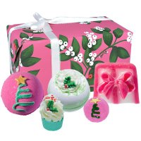 Bomb Cosmetics - Gift Pack - Zestaw prezentowy kosmetyków do pielęgnacji ciała - Under the Mistletoe