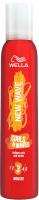 WELLA - SHOCKWAVES - 3 CURLS & WAVES - MOUSSE - Pianka do stylizacji włosów kręconych - 200 ml