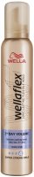 WELLA - Wellaflex - 2nd Day Volume Mousse - 3 Strong Hold - Hair mousse - 200 ml