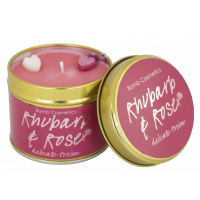 Bomb Cosmetics - Rhubarb Rose - Ręcznie wytwarzana świeca zapachowa z olejkami eterycznymi - RABARBAR I RÓŻA