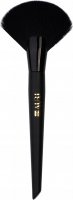 AURI - Pro Fan Brush - Professional Make-Up Brush - Pędzel wachlarzowy - 104
