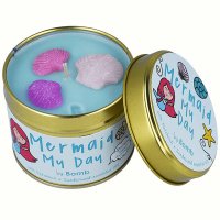 Bomb Cosmetics - Mermaid My Day Tinned Candle - Ręcznie wytwarzana świeca zapachowa z olejkami eterycznymi - SYRENKA
